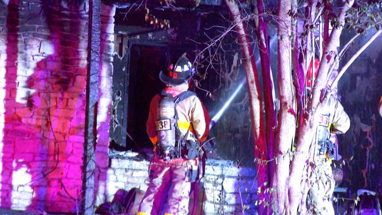 One person dies, another person and a dog rescued from Blakeley Drive house fire — KENS 5 (San Antonio), Edinburg Health news